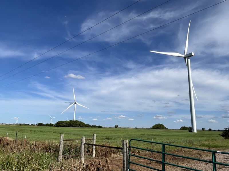 Federal Judge Orders Pentagon to Resume Security Reviews for Stalled Wind Energy Projects